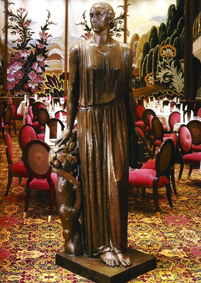 Cruise Talk Normandie Statue