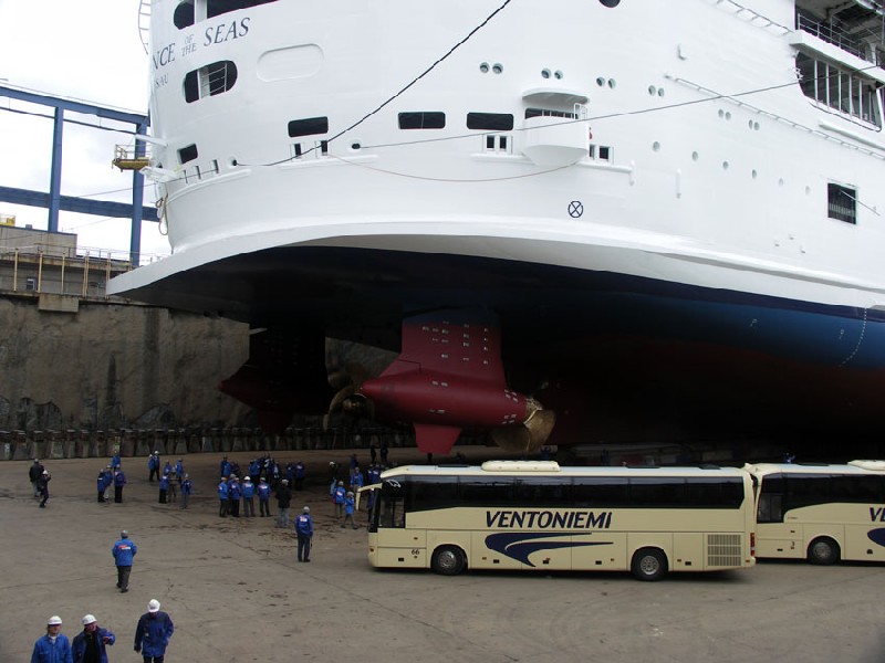 Pictures from the floatout ceremony for Independence of the Seas at Aker 